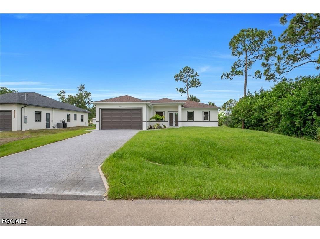 2715 10th Street W Lehigh Acres FL 33971 2026025367 image1