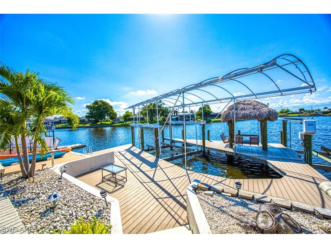 2715 E Archer Parkway Cape Coral FL 33904 224046650 image1