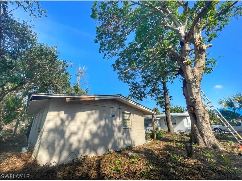 2715 Market Street Fort Myers FL 33916 223003025 image1