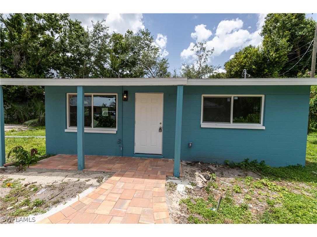 2715 Market Street Fort Myers FL 33916 224058722 image1