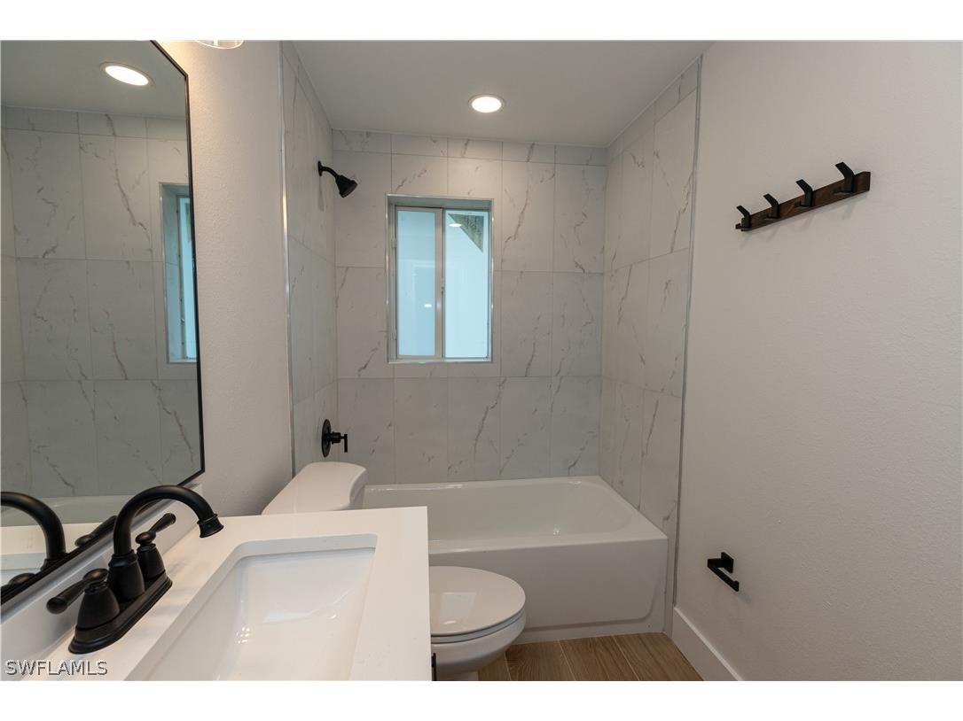 2715 Market Street Fort Myers FL 33916 224058722 image7