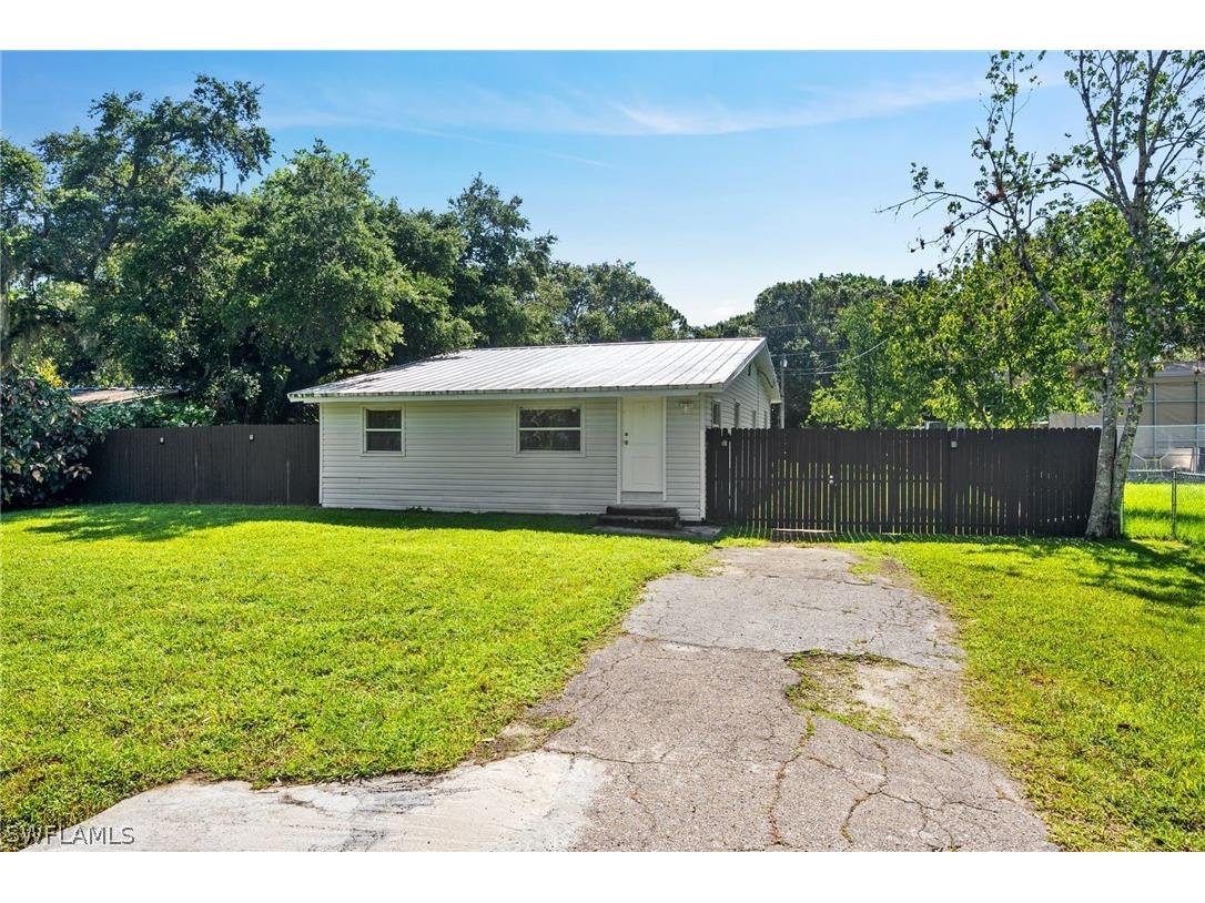 2716 Winona Drive North Fort Myers FL 33917 222085217 image1