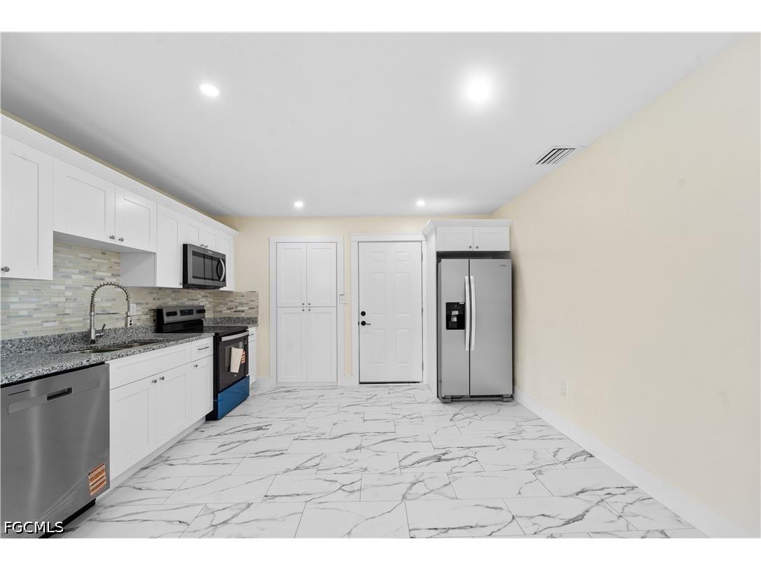 27160 Chula Vista Drive Punta Gorda FL 33955 2026019355 image9