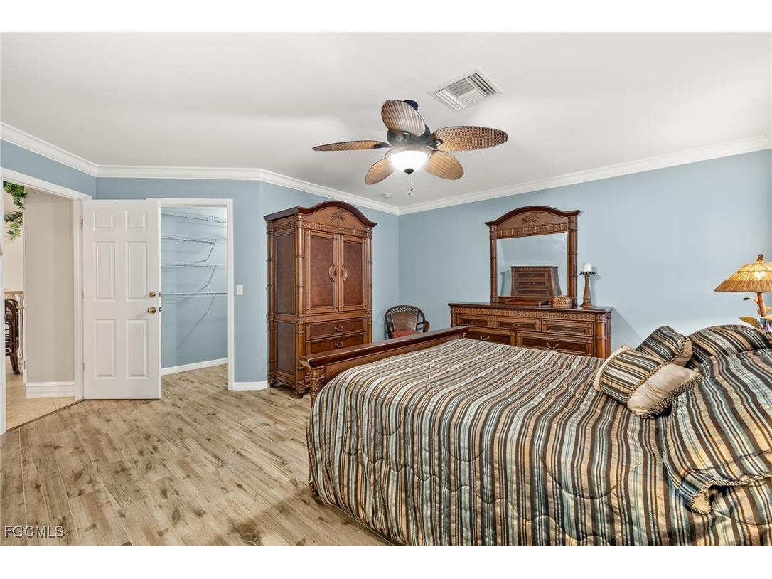 2717 Chiquita Boulevard S Cape Coral FL 33914 2025015409 image11