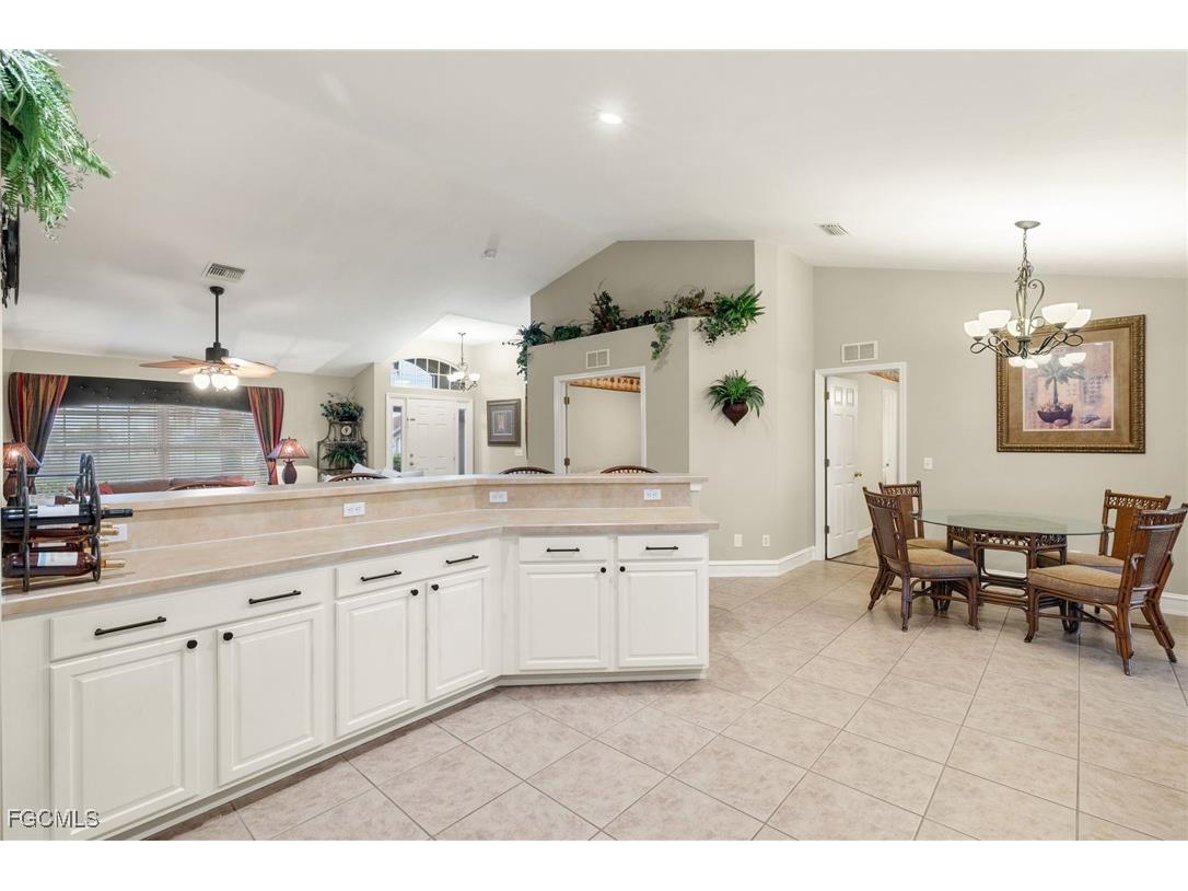 2717 Chiquita Boulevard S Cape Coral FL 33914 2025015409 image7