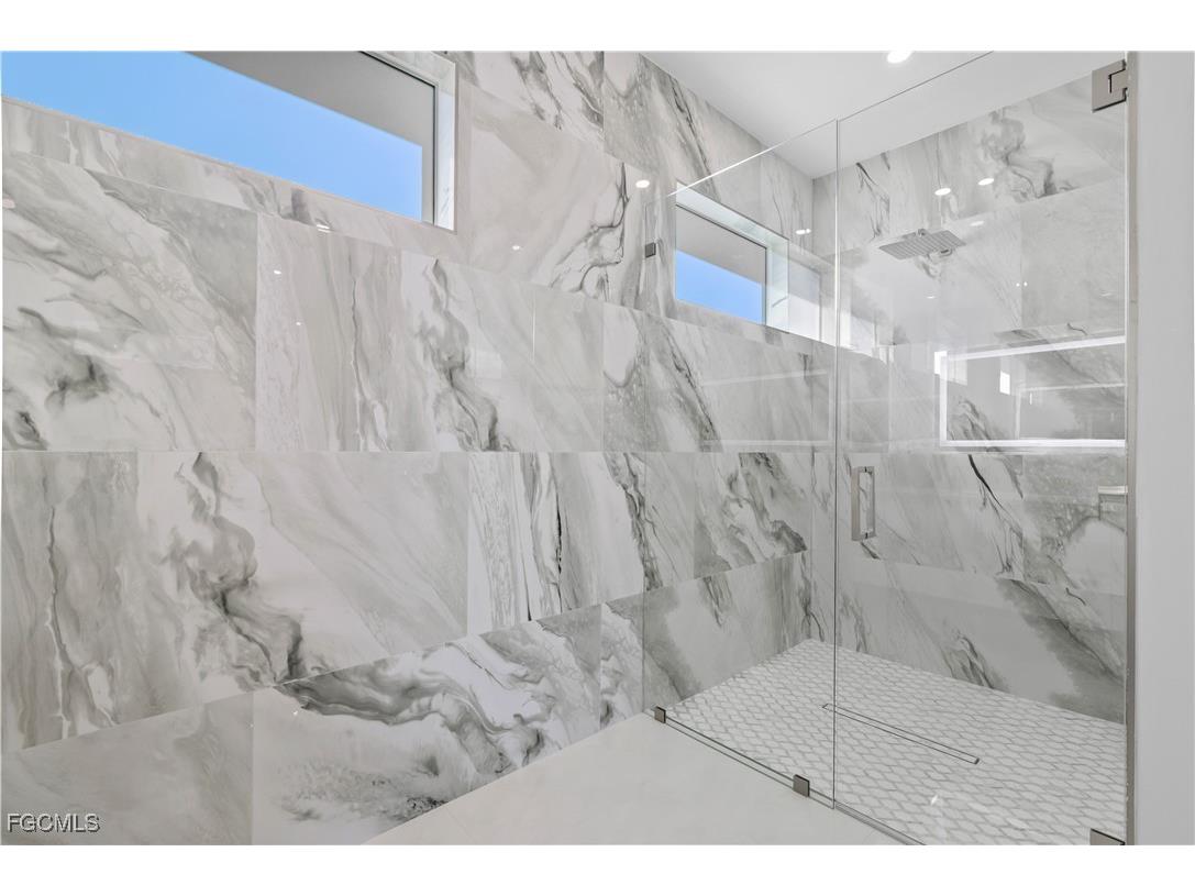 2717 NW 4th Street Cape Coral FL 33993 2025020926 image26