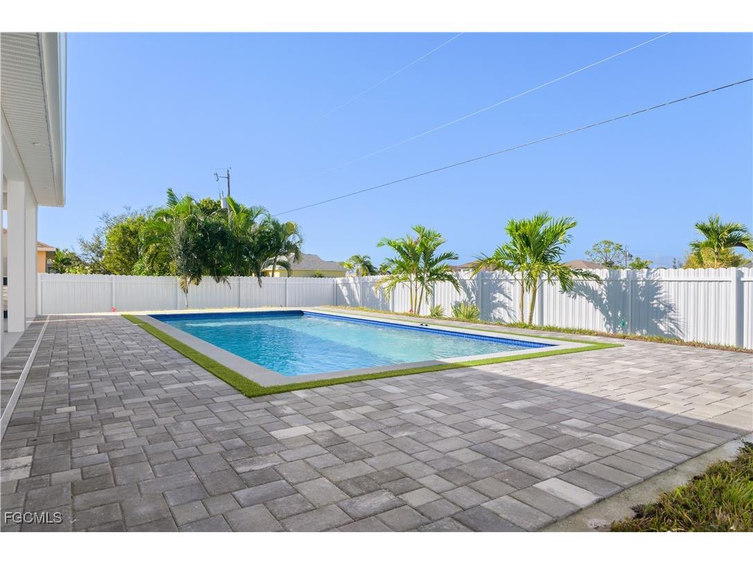 2717 NW 4th Street Cape Coral FL 33993 2025020926 image32