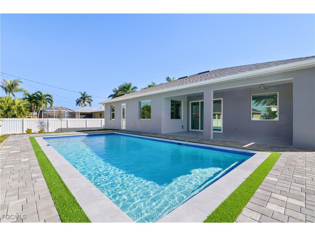 2717 NW 4th Street Cape Coral FL 33993 2025020926 image33