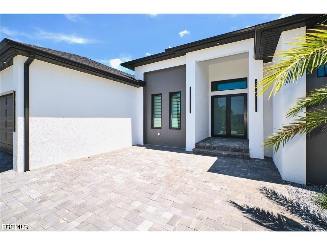 2717 SW 22nd Avenue Cape Coral FL 33914 2026017397 image3