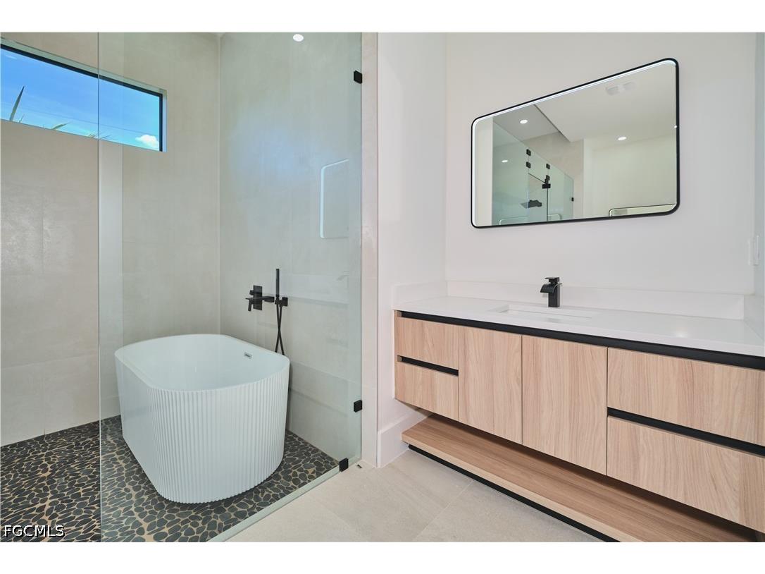 2717 SW 22nd Avenue Cape Coral FL 33914 2026017397 image33