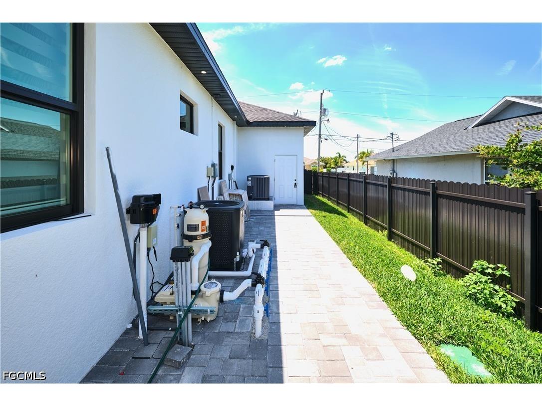 2717 SW 22nd Avenue Cape Coral FL 33914 2026017397 image47