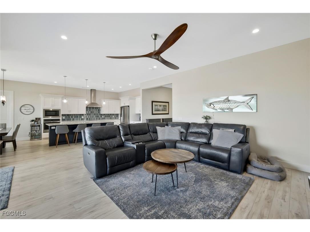 2717 SW 38th Street Cape Coral FL 33914 2025015178 image12