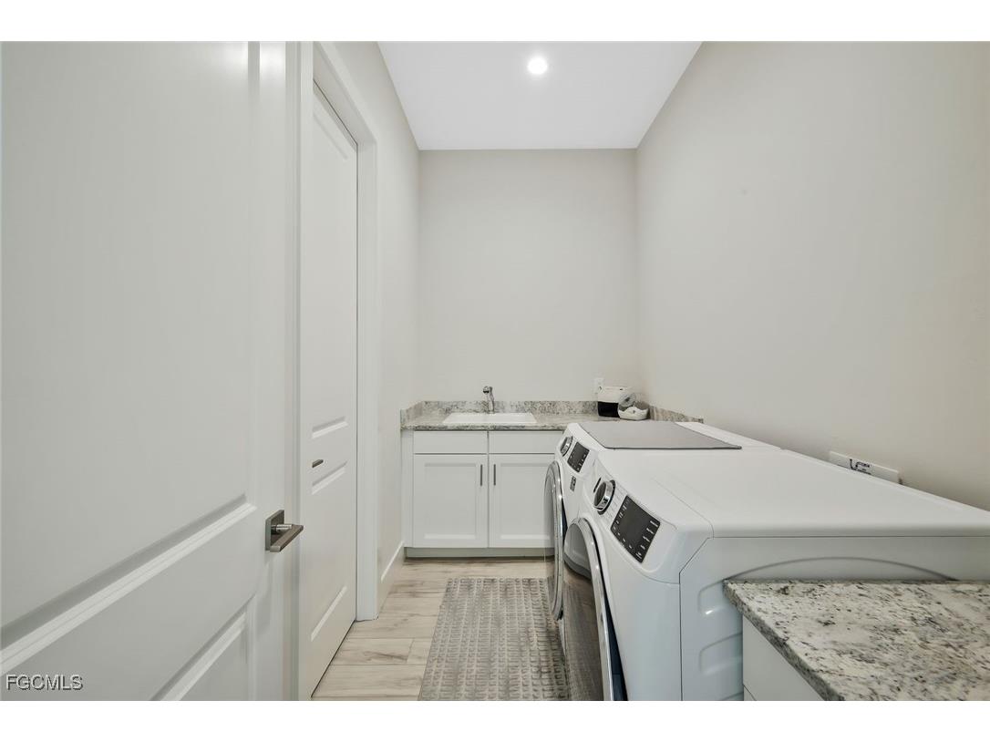 2717 SW 38th Street Cape Coral FL 33914 2025015178 image32