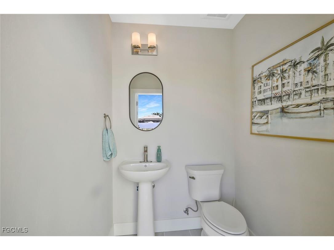 2717 SW 38th Street Cape Coral FL 33914 2025015178 image39