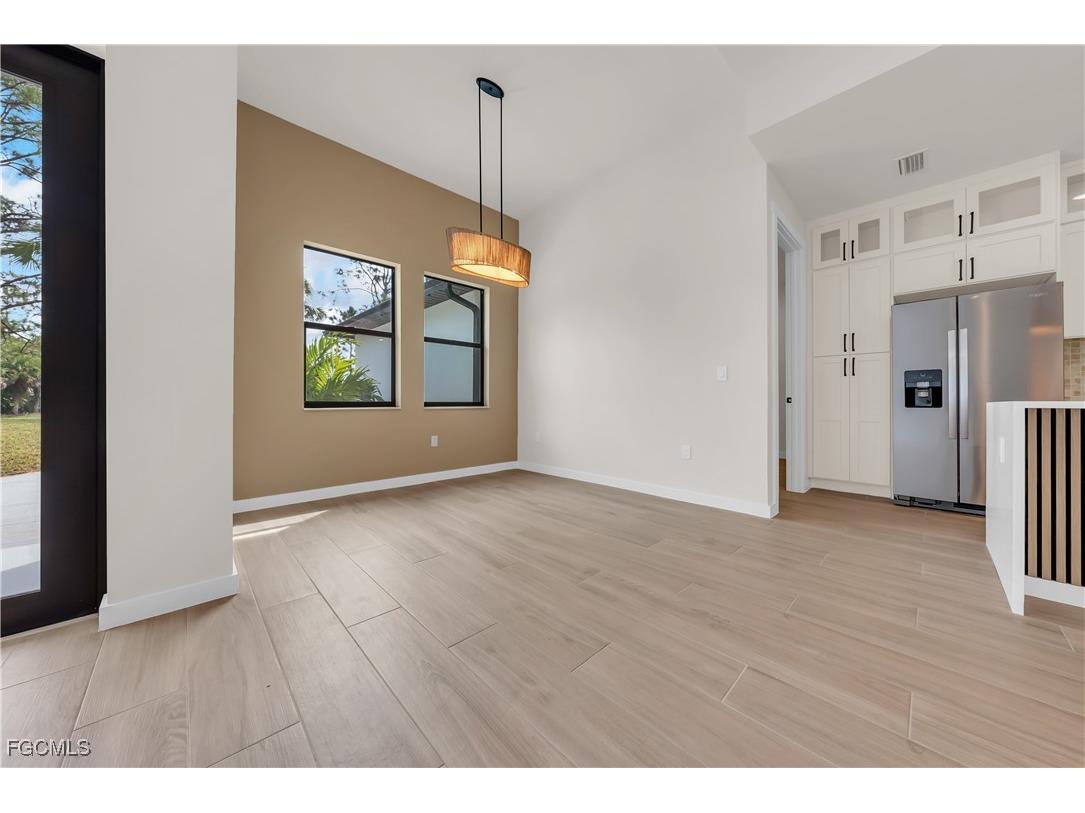 2719 2nd Street NW Naples FL 34120 2025013361 image6