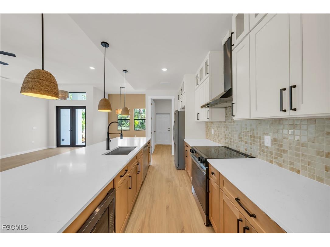 2719 2nd Street NW Naples FL 34120 2025013361 image9