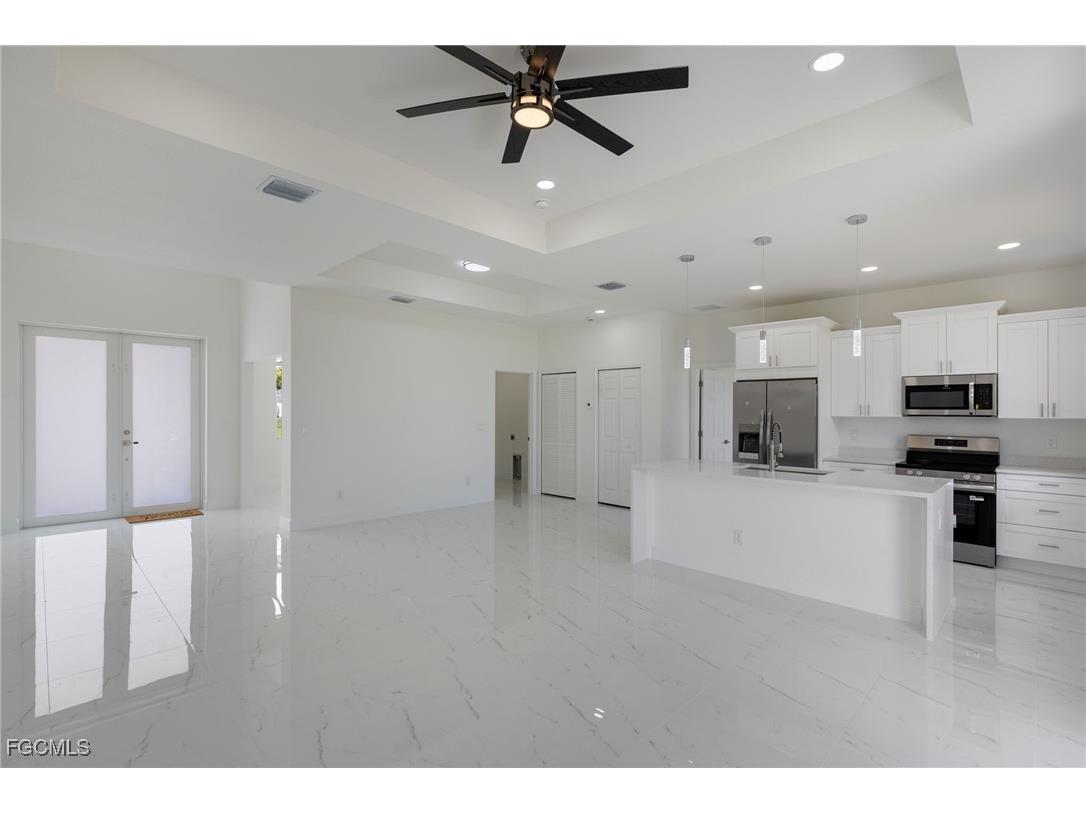 2719 34th Street W Lehigh Acres FL 33971 2025021689 image4