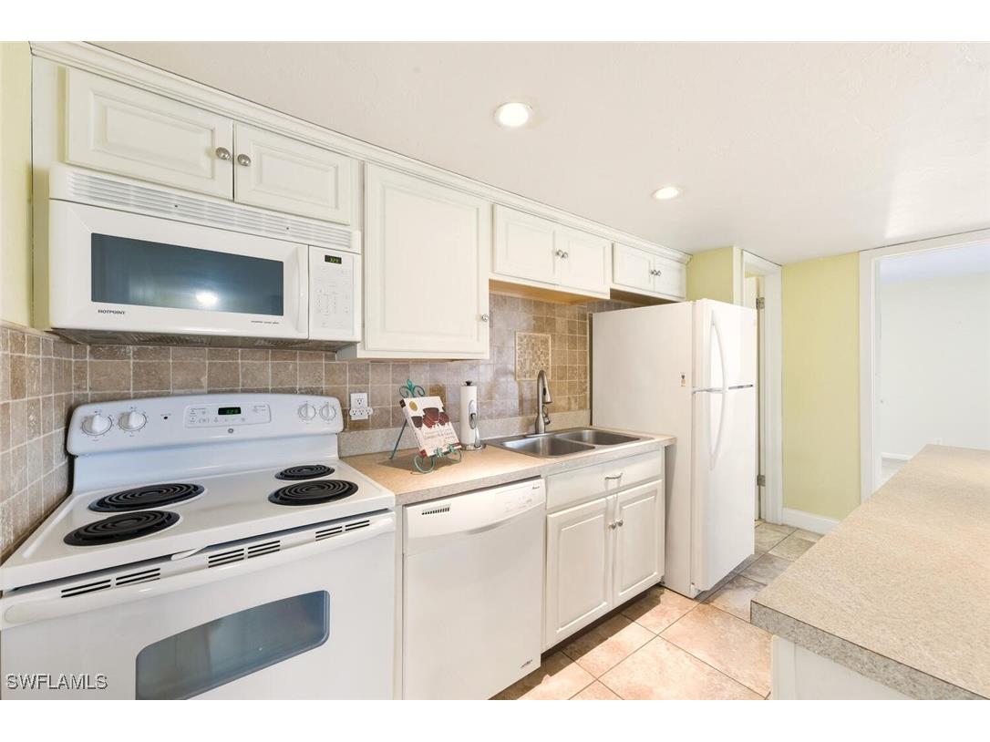 272 Palm Drive #52 Naples FL 34112 225080721 image17