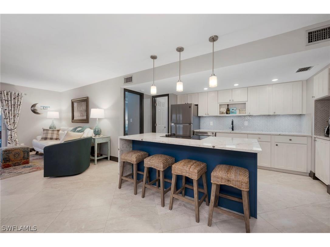 272 Palm Drive #8 Naples FL 34112 224038011 image1