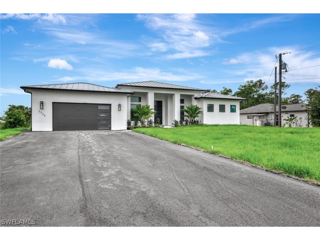 2720 31st Avenue NE Naples FL 34120 223093533 image1