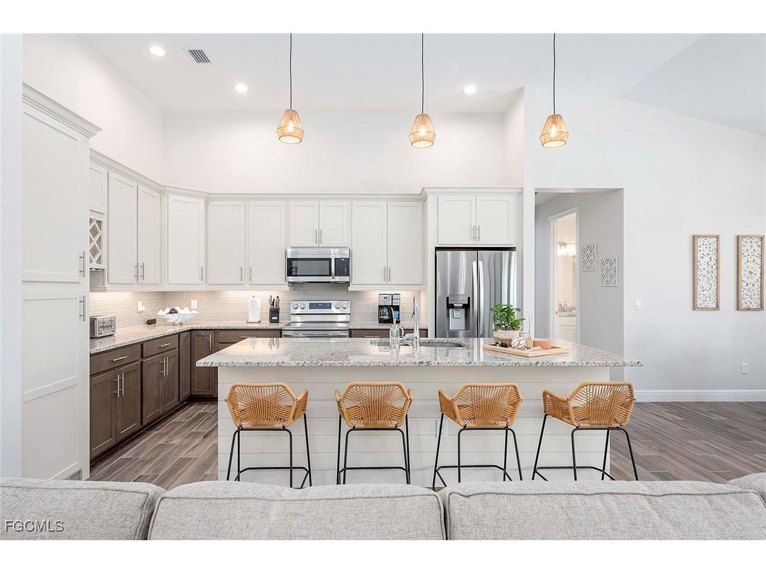 2720 SW 20th Avenue Cape Coral FL 33914 2025006797 image3