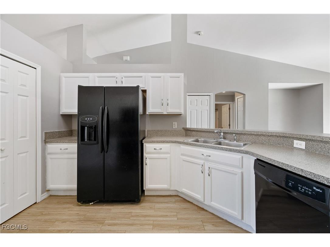 2720 Soaring Hawk Drive Fort Myers FL 33905 2025010341 image12