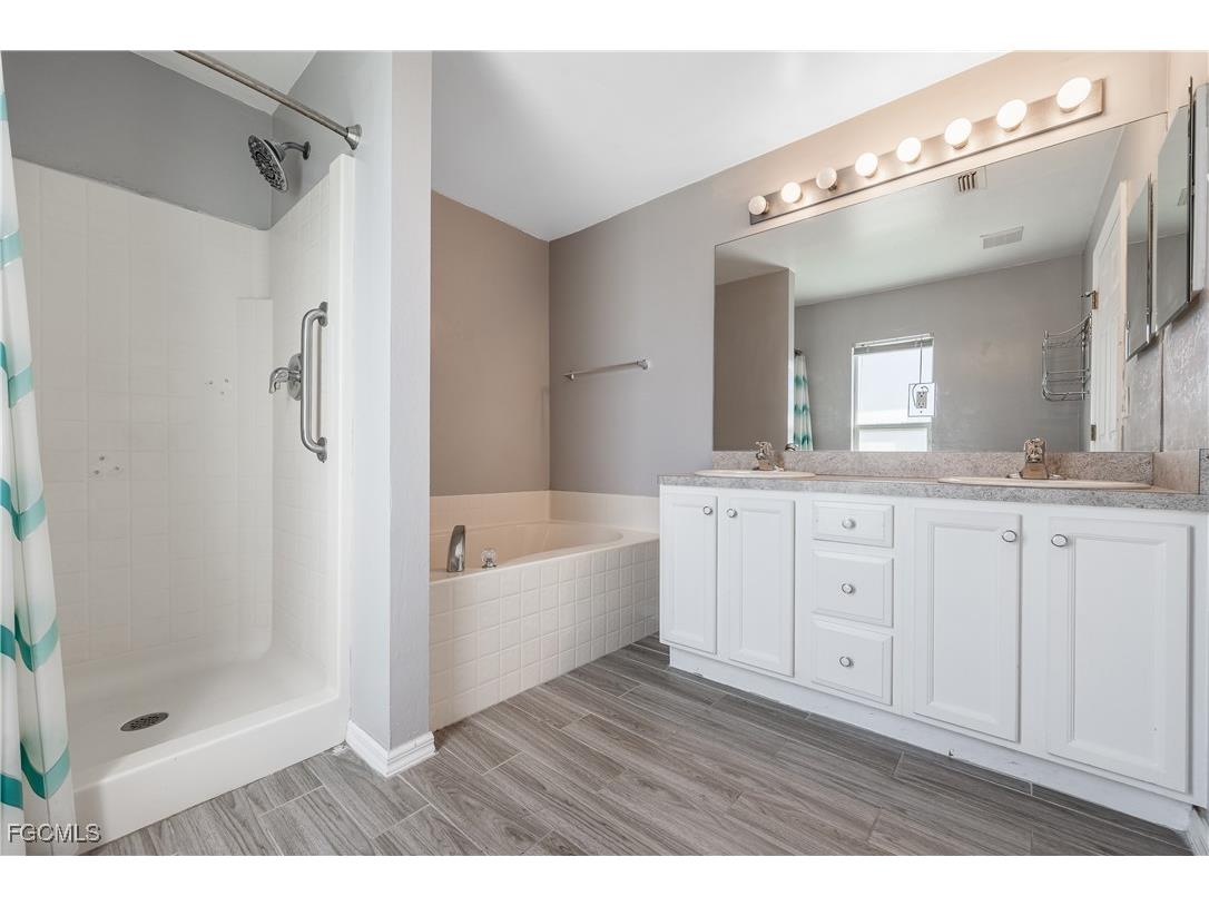 2720 Soaring Hawk Drive Fort Myers FL 33905 2025010341 image20