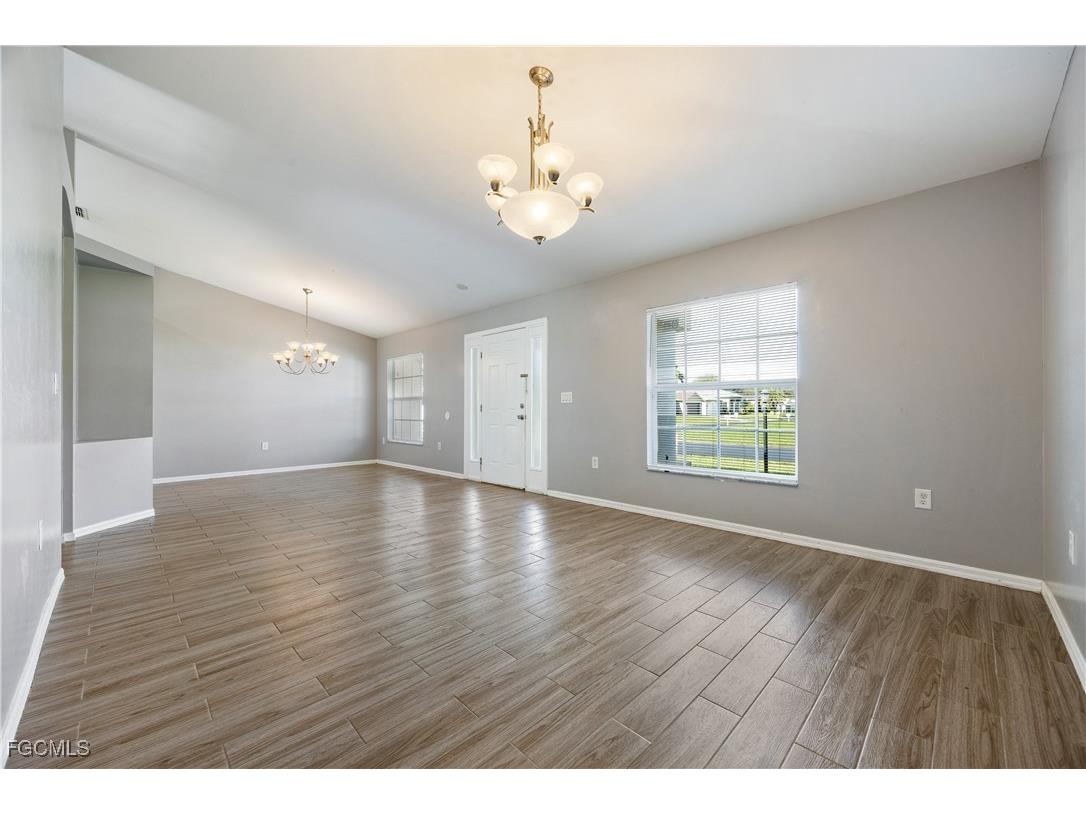 2720 Soaring Hawk Drive Fort Myers FL 33905 2025010341 image5