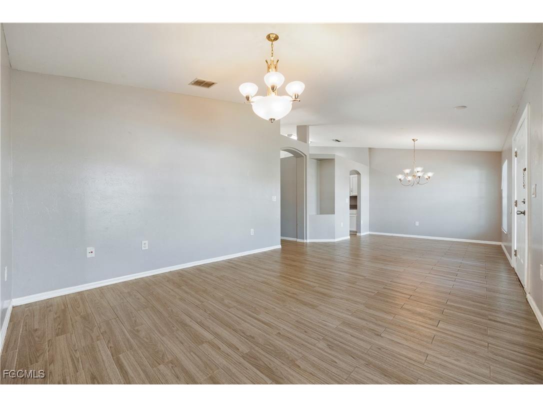 2720 Soaring Hawk Drive Fort Myers FL 33905 2025010341 image6