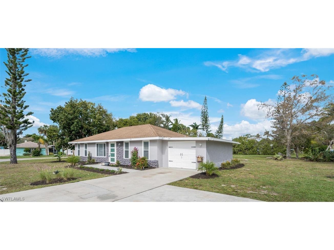 27208 Rio Vista Circle Bonita Springs FL 34135 224005670 image1