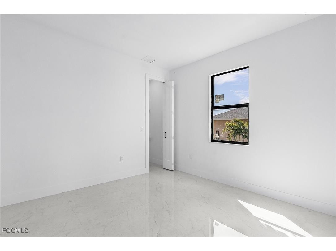 2721 NW 3rd Street Cape Coral FL 33993 2025009618 image16