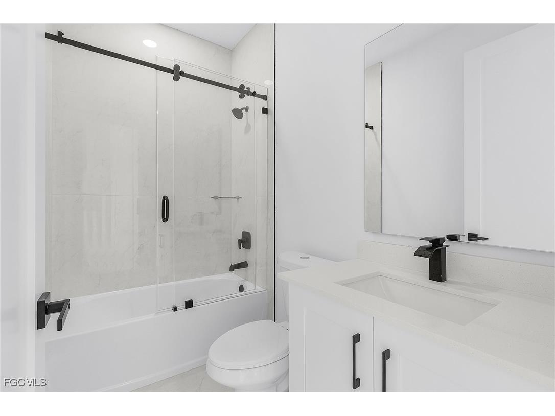 2721 NW 3rd Street Cape Coral FL 33993 2025009618 image17