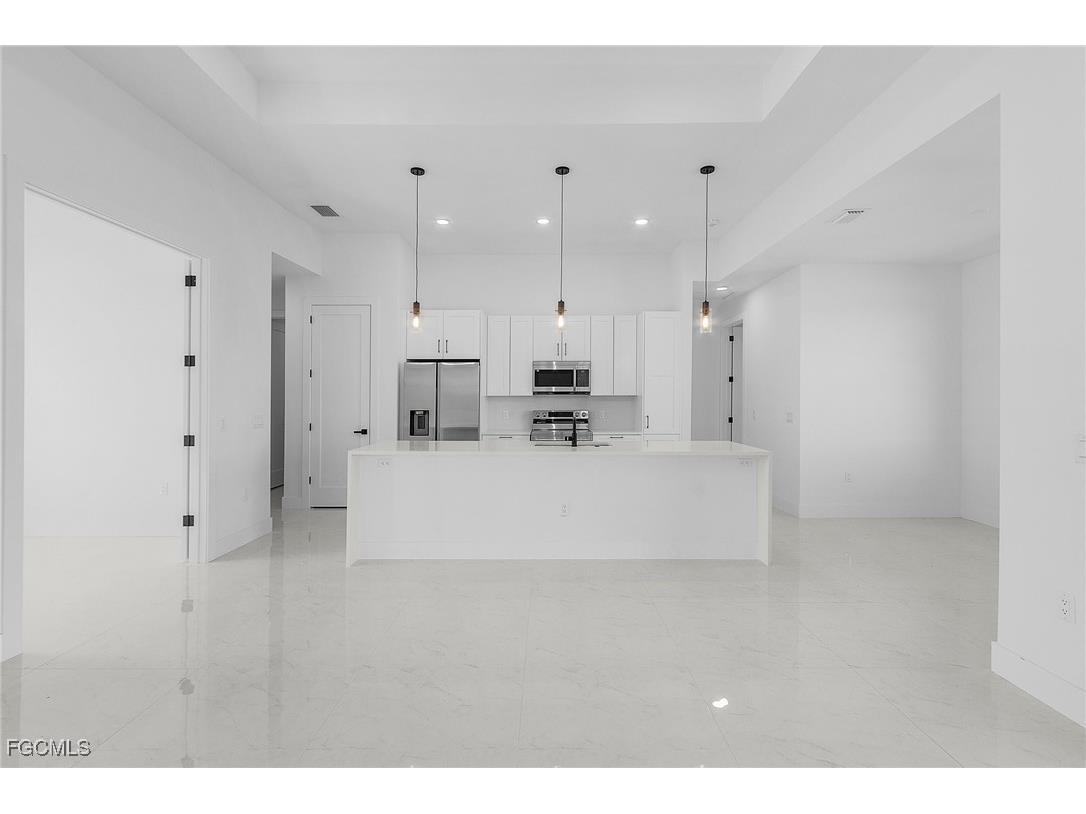 2721 NW 3rd Street Cape Coral FL 33993 2025009618 image6