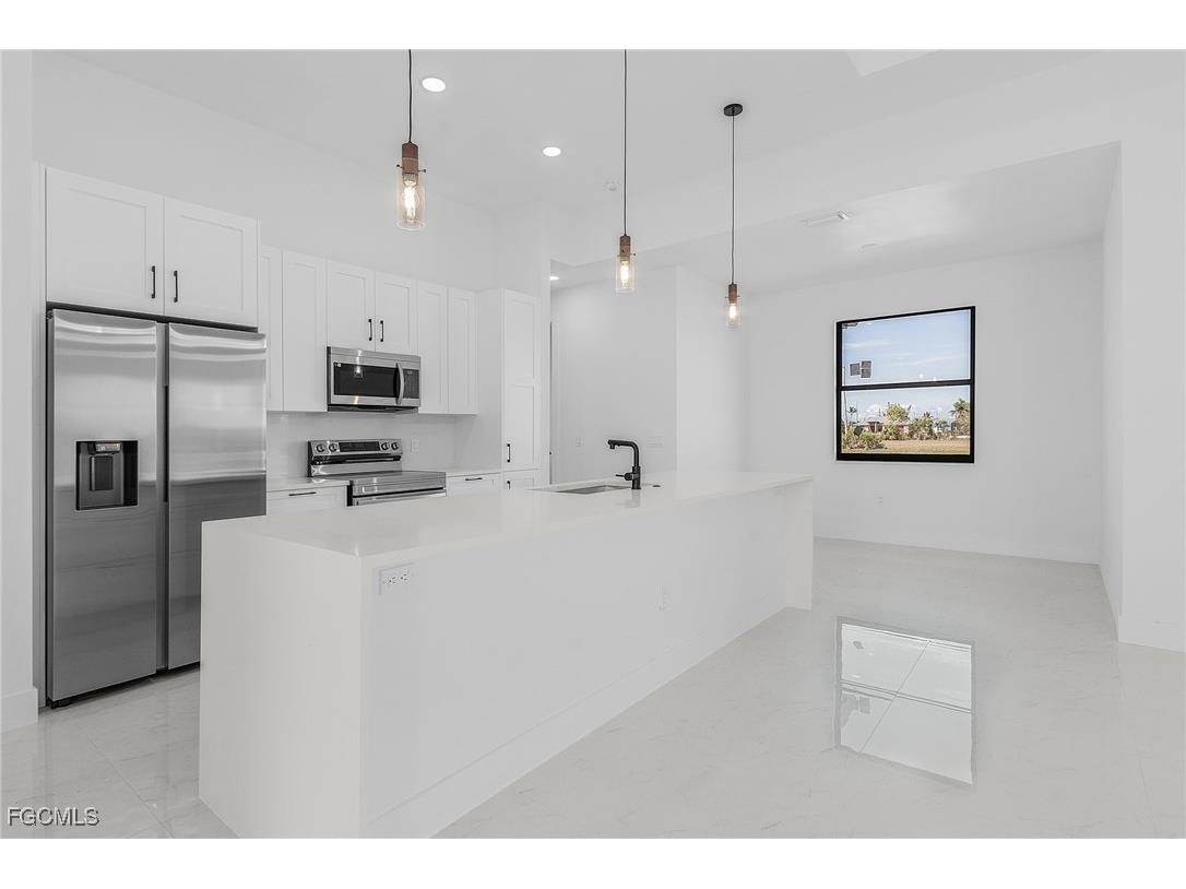 2721 NW 3rd Street Cape Coral FL 33993 2025009618 image7