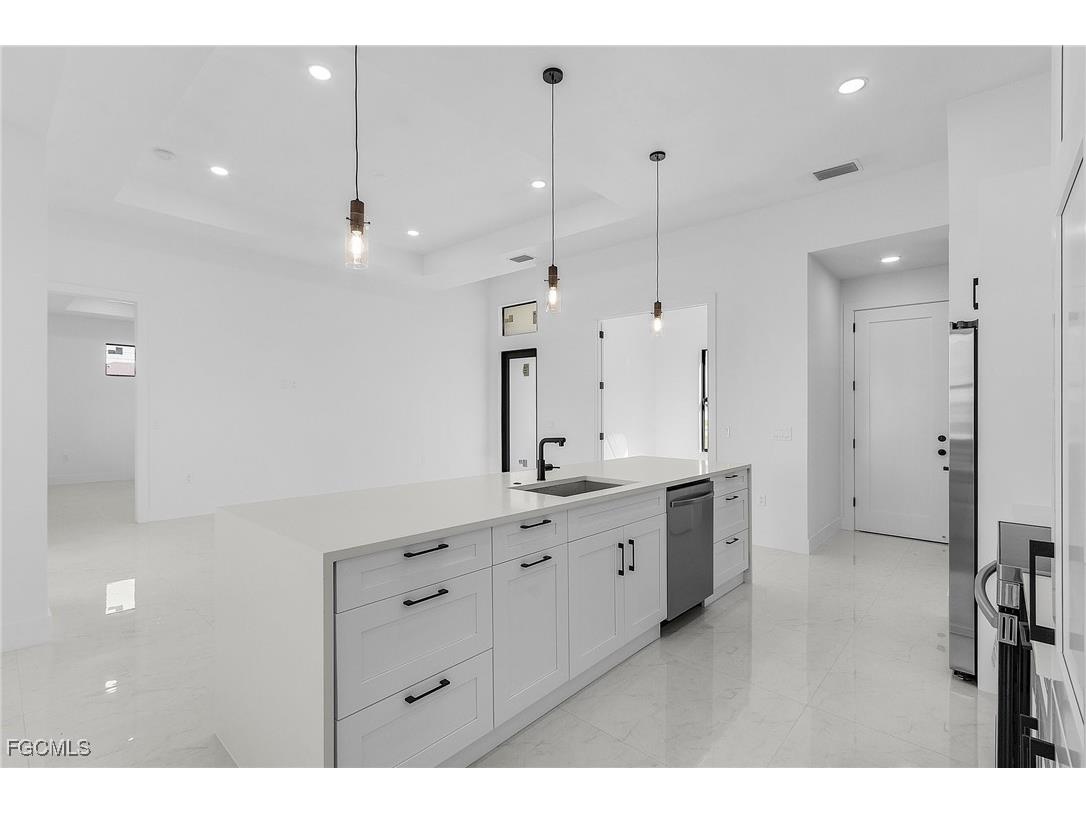 2721 NW 3rd Street Cape Coral FL 33993 2025009618 image8