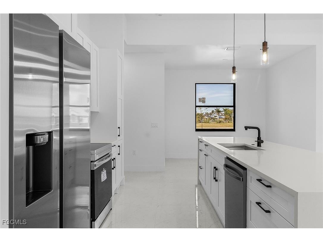 2721 NW 3rd Street Cape Coral FL 33993 2025009618 image9