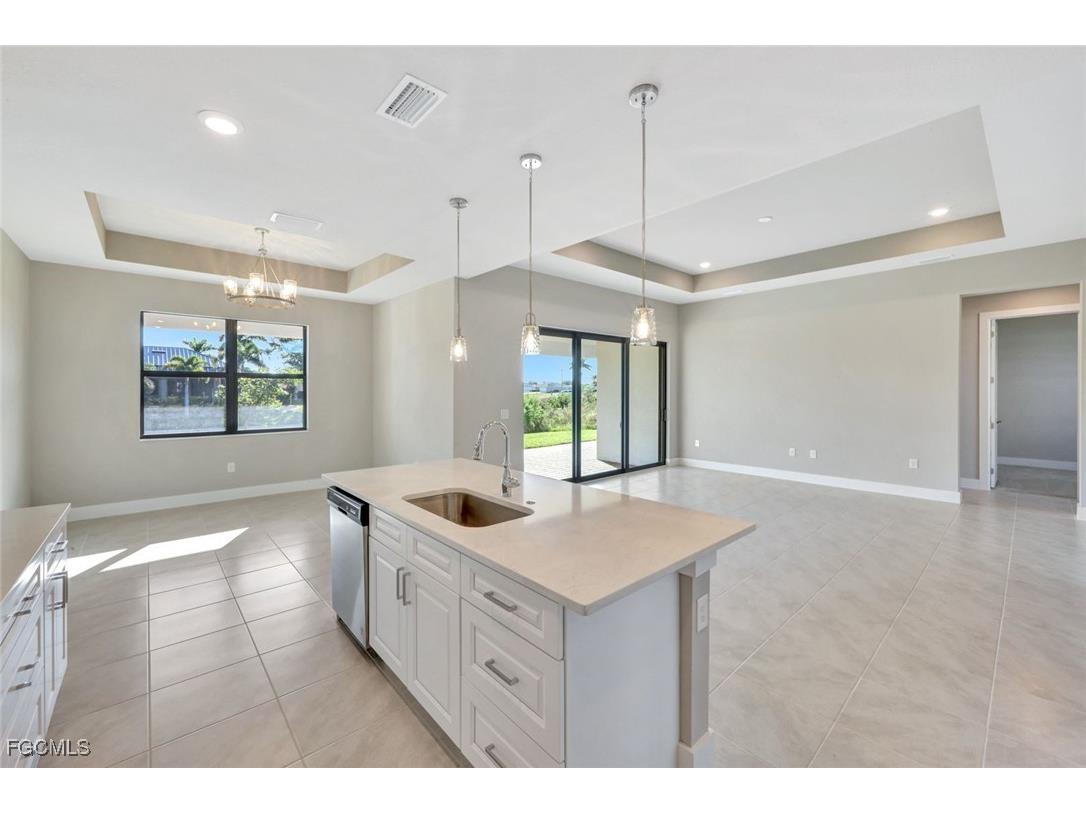 2721 SW 11th Avenue Cape Coral FL 33914 2025016592 image8