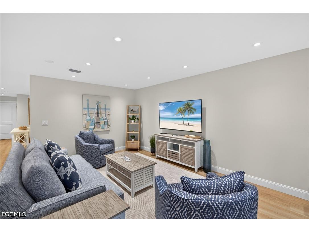 2721 W Gulf Drive #108 Sanibel FL 33957 2026025365 image10