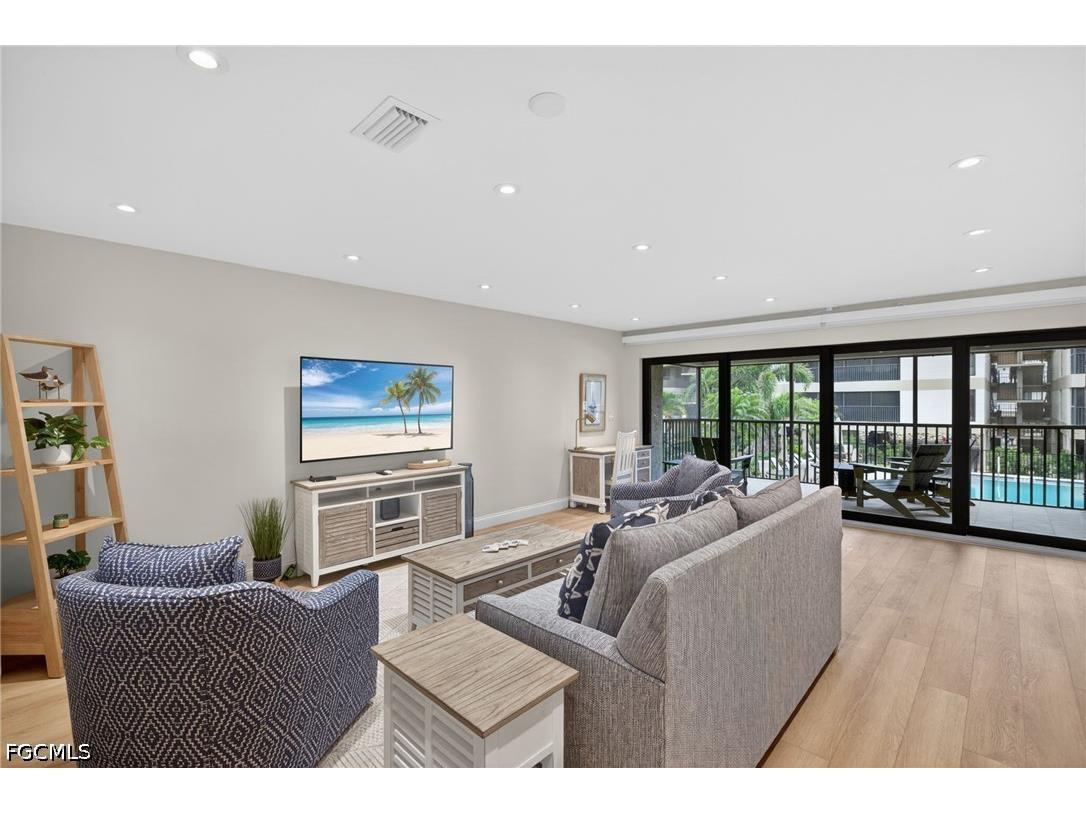 2721 W Gulf Drive #108 Sanibel FL 33957 2026025365 image11