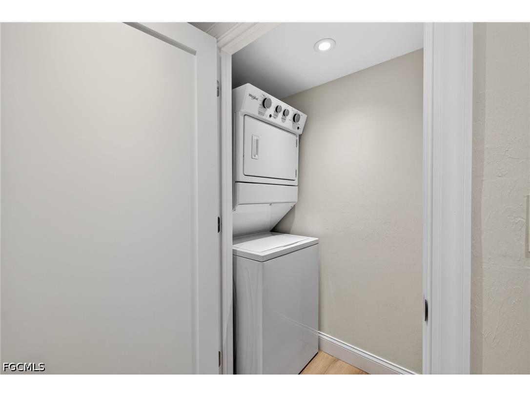 2721 W Gulf Drive #108 Sanibel FL 33957 2026025365 image24