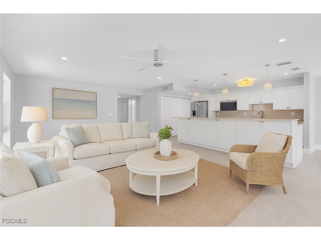 2721 W Gulf Drive #201 Sanibel FL 33957 2025011340 image11