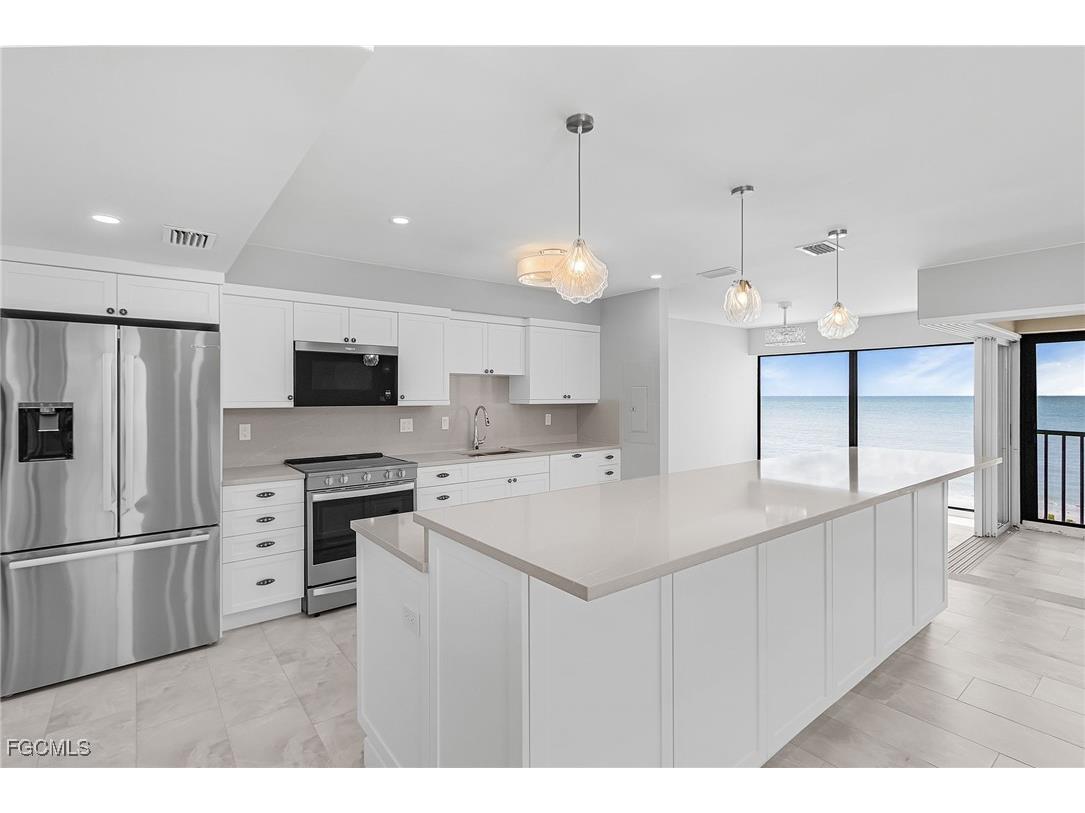 2721 W Gulf Drive #201 Sanibel FL 33957 2025011340 image14