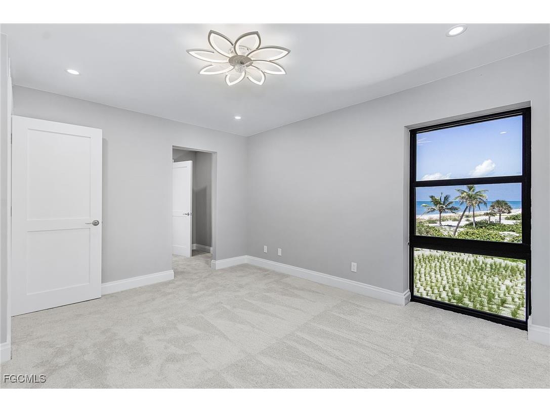 2721 W Gulf Drive #201 Sanibel FL 33957 2025011340 image24