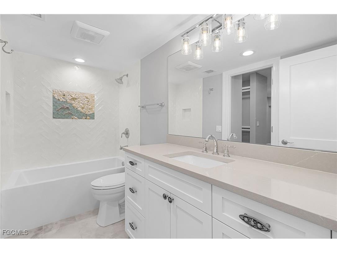 2721 W Gulf Drive #201 Sanibel FL 33957 2025011340 image30