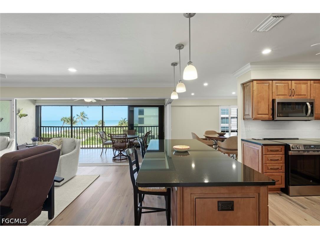 2721 W Gulf Drive #205 Sanibel FL 33957 2026021769 image14