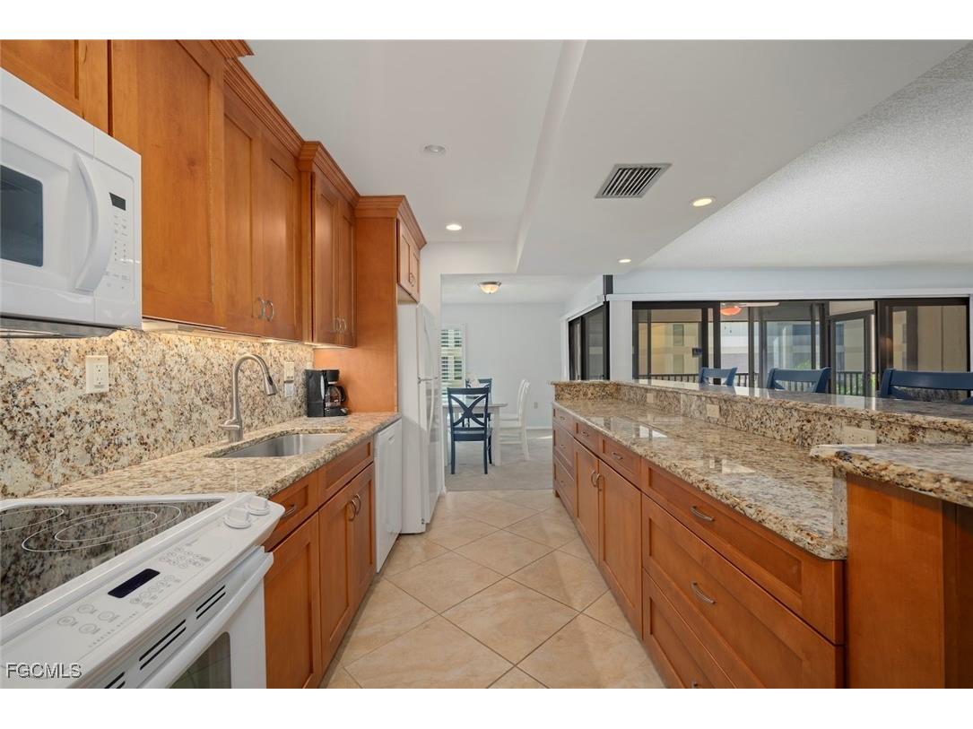 2721 W Gulf Drive #213 Sanibel FL 33957 2025017176 image12