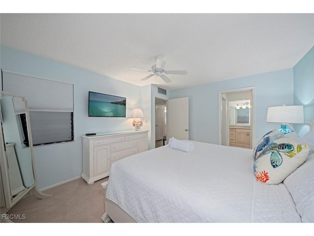 2721 W Gulf Drive #213 Sanibel FL 33957 2025017176 image24