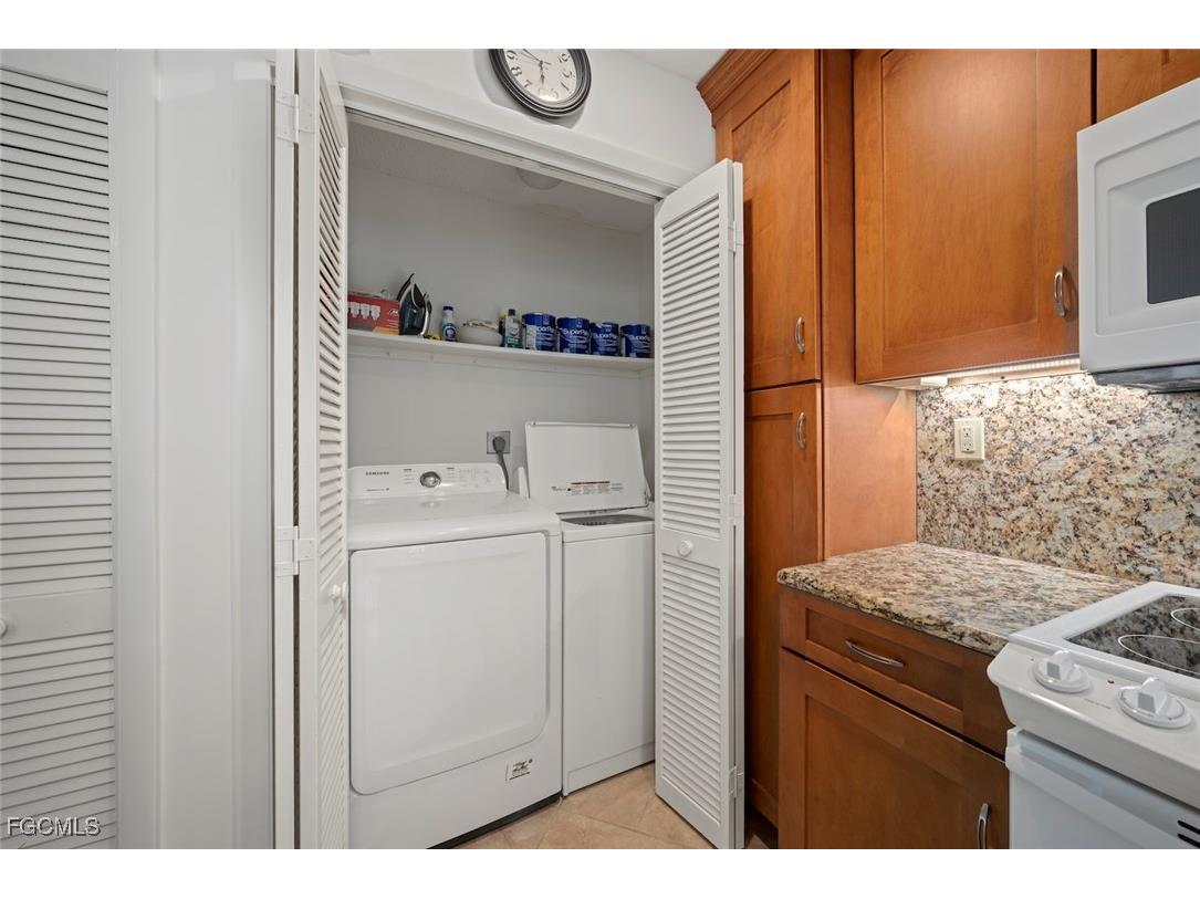 2721 W Gulf Drive #213 Sanibel FL 33957 2025017176 image35