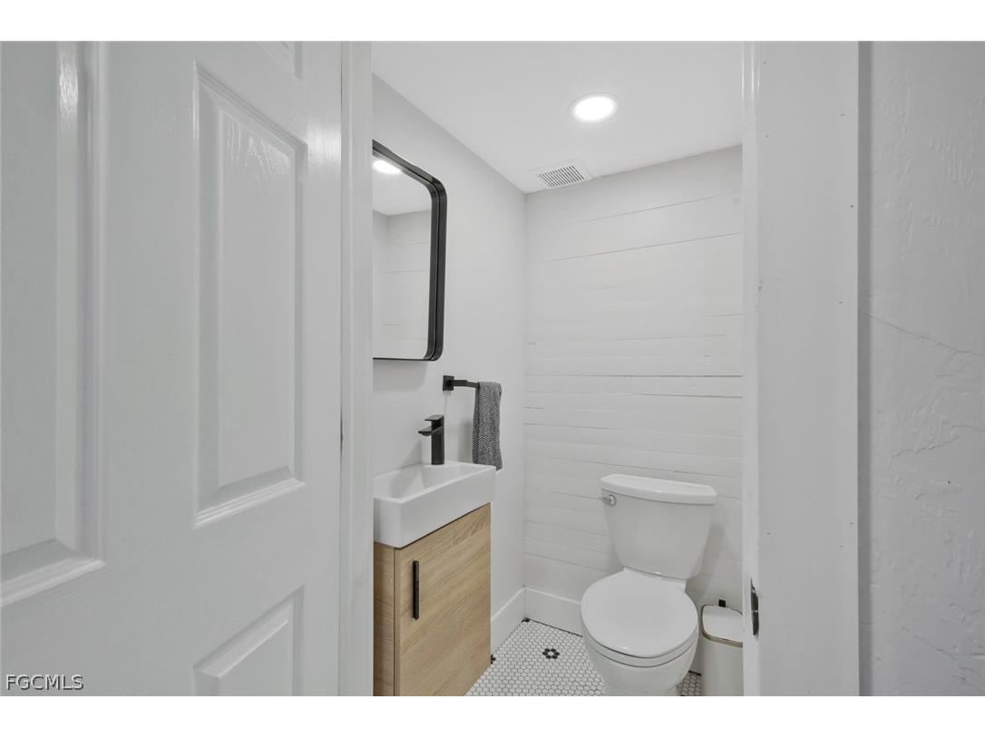 2723 Second Street Fort Myers FL 33916 2026011504 image22