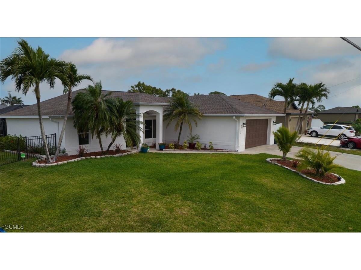 2723 Van Buren Parkway Cape Coral FL 33993 2026000441 image1